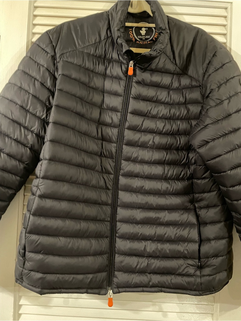 Lightweight Quilted Puffer Jacket in Charcoal Gray